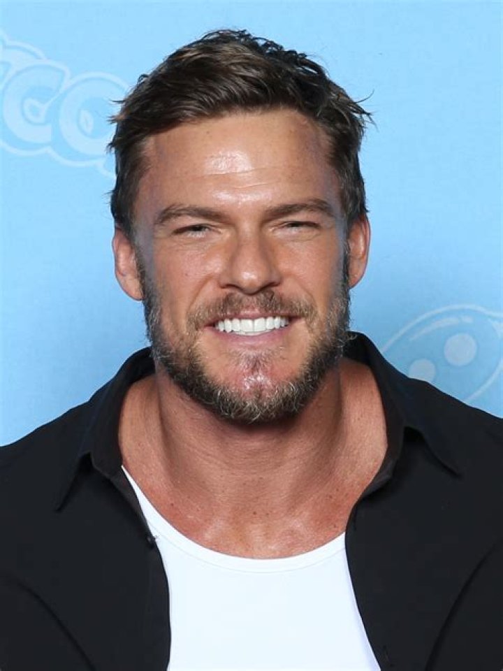 Alan Ritchson photo