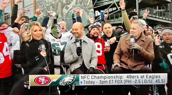 Bradley Cooper & Will Smith are apparently huge Philly Eagles superfans