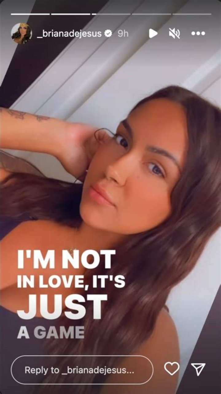 briana dejesus selfie