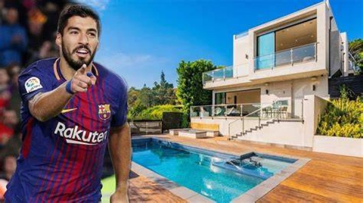 Luis Suarez House At Barcelona